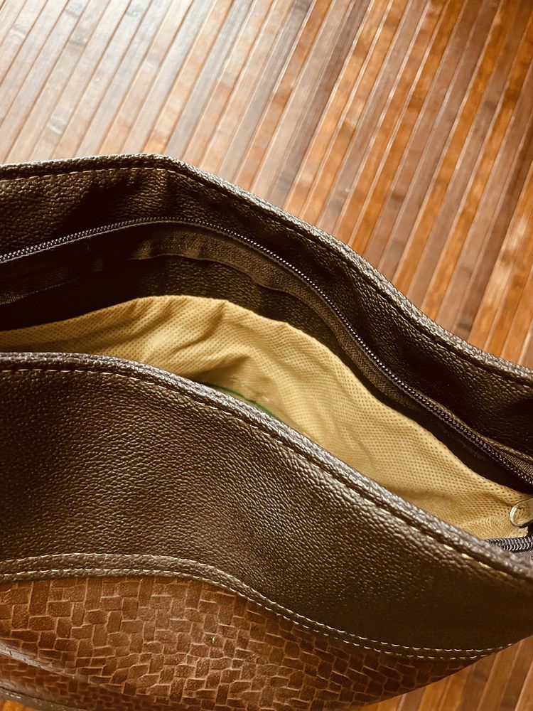Bolsa em castanho NOVA ( sem etiqueta) - OPORTUNIDADE