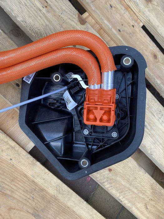 Порт зарядки Tesla Model Y 3