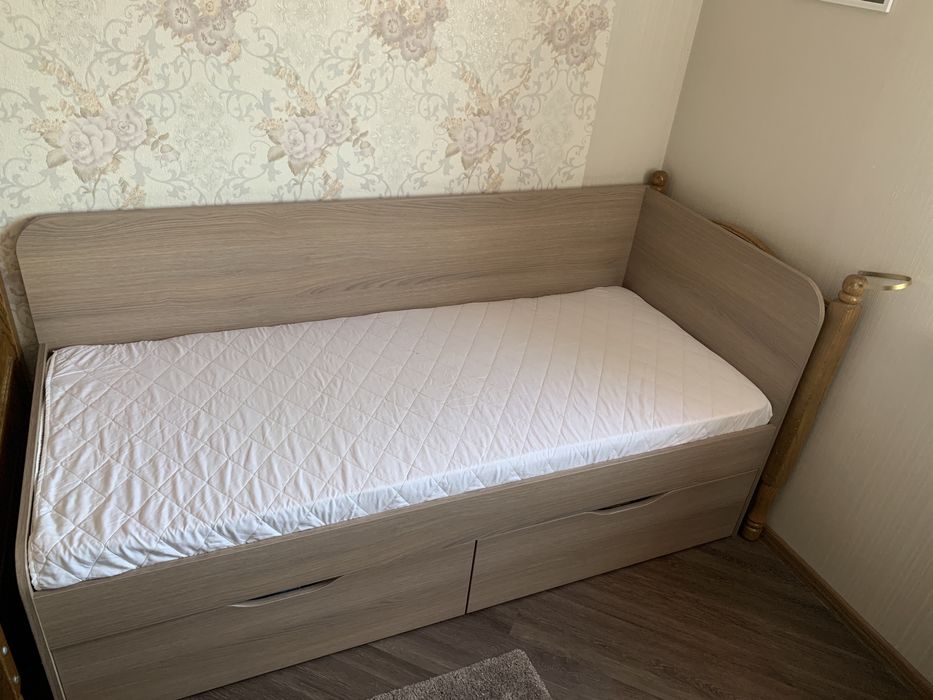 Ліжко односпальне