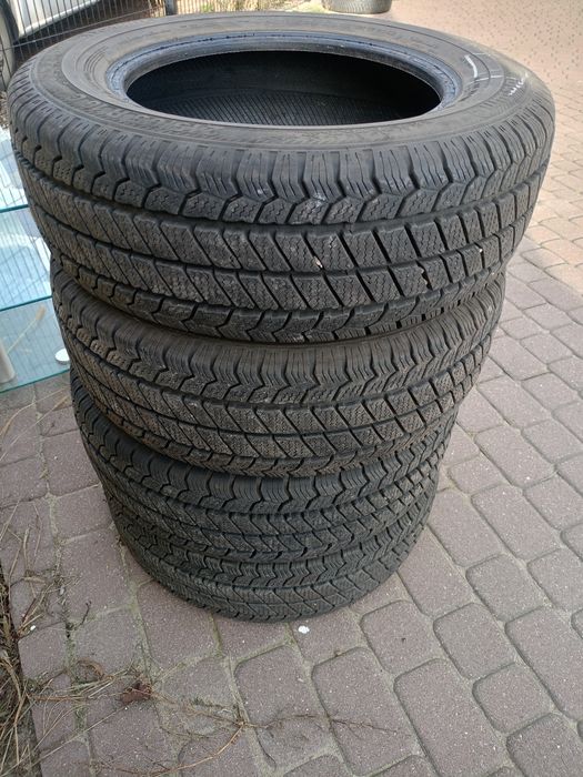 Barum 215/65 r16 C zimowe opony do busa