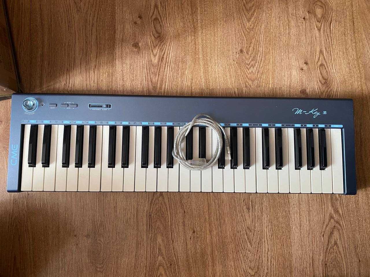 CME M-Key v2 MIDI клавиатура