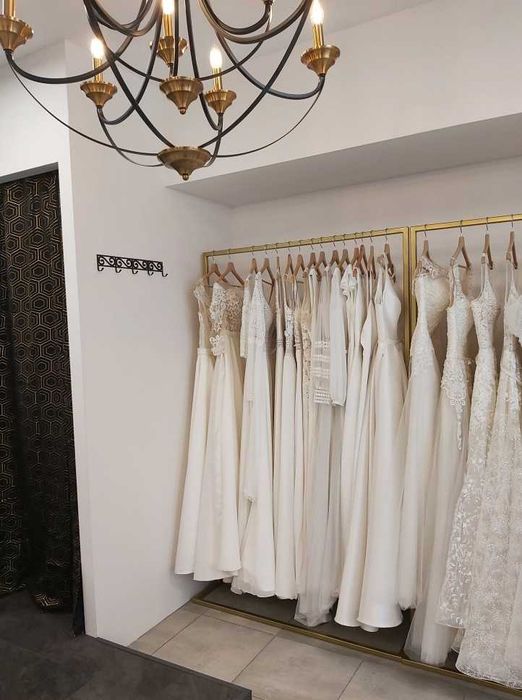 Sklepowe wieszaki wolnostojące