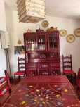 mesa extensível e 6 cadeiras, pintadas à mão. Originais de Estremoz.
