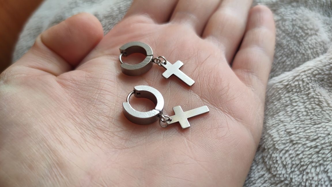 Kolczyki zapinane z zapięciem stal nierdzewna krzyże krzyżami goth y2k