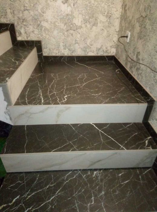 Czarne antypoślizgowe płytki na schody z żyłką 120x30 mrozoodporne