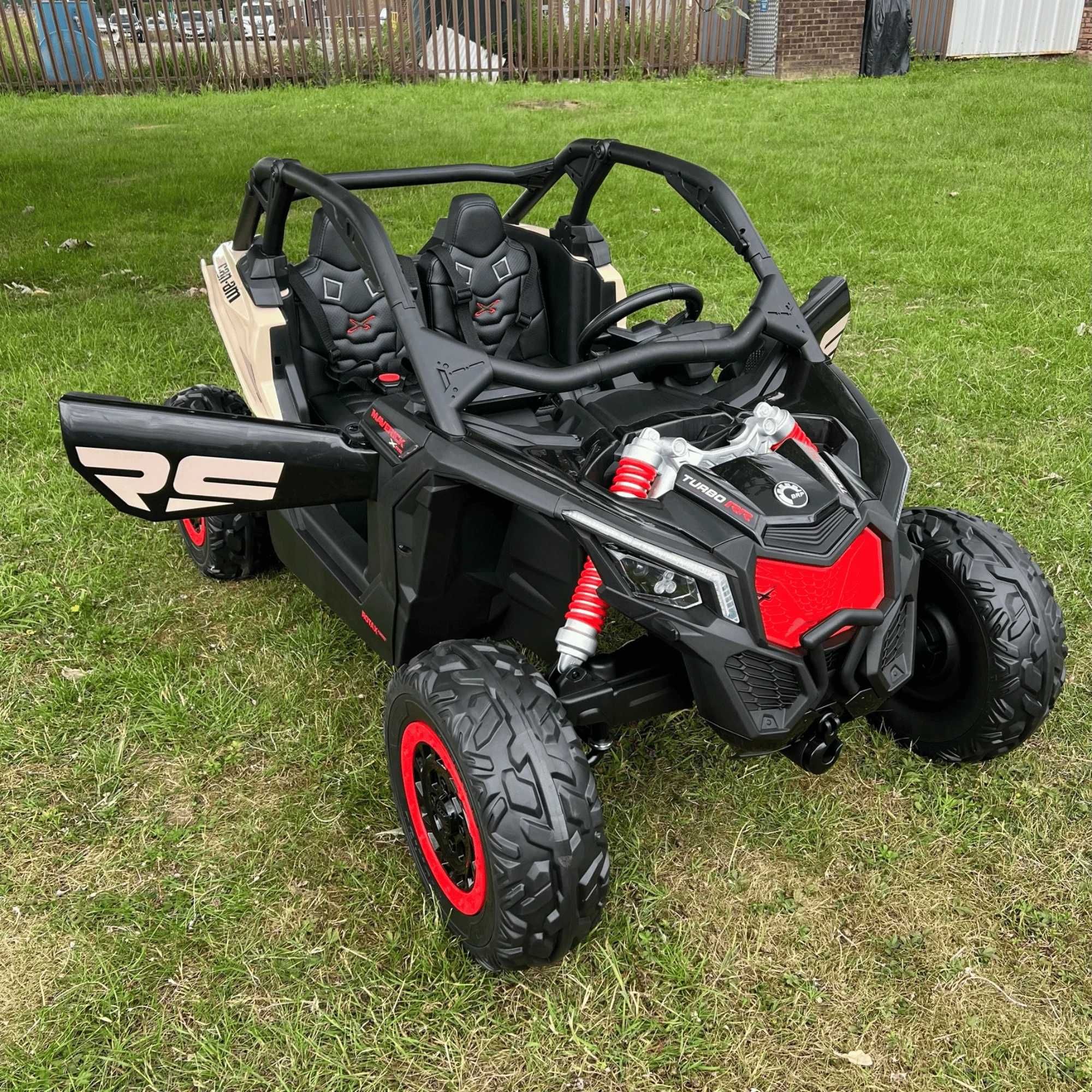 Autko CAN-AM MAVERICK 3 TURBO dla dzieci autko 24V 4x4