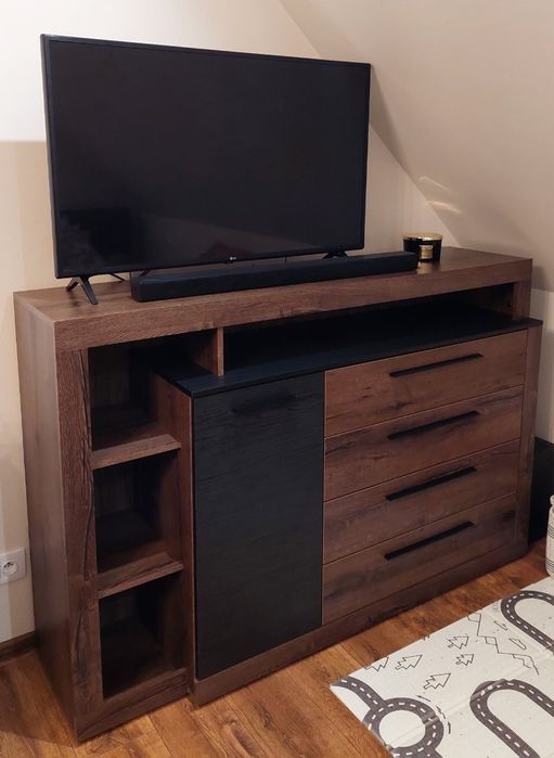 Komoda Bellevue marki Black Red White