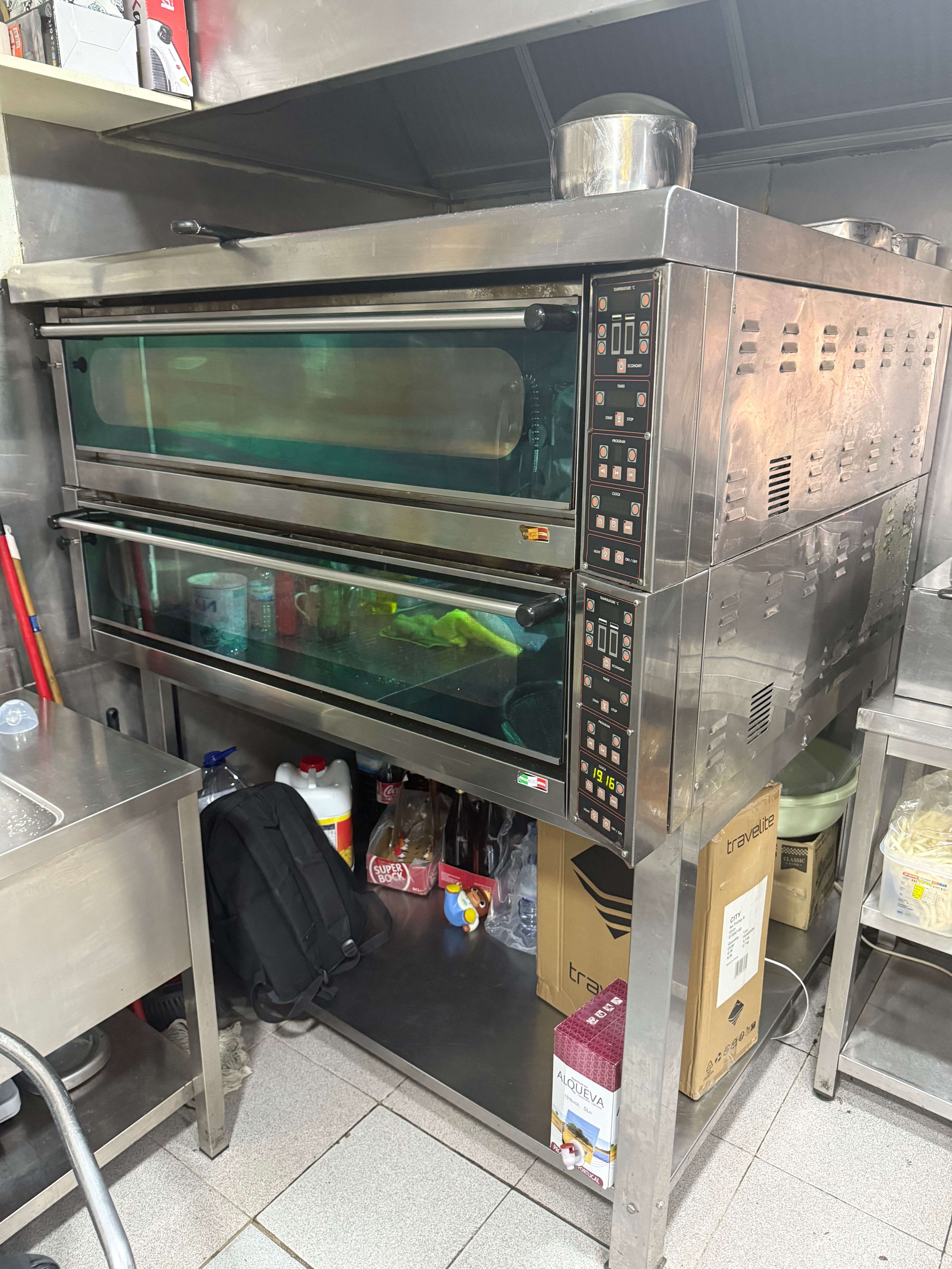 Forno de pizza eletrônico