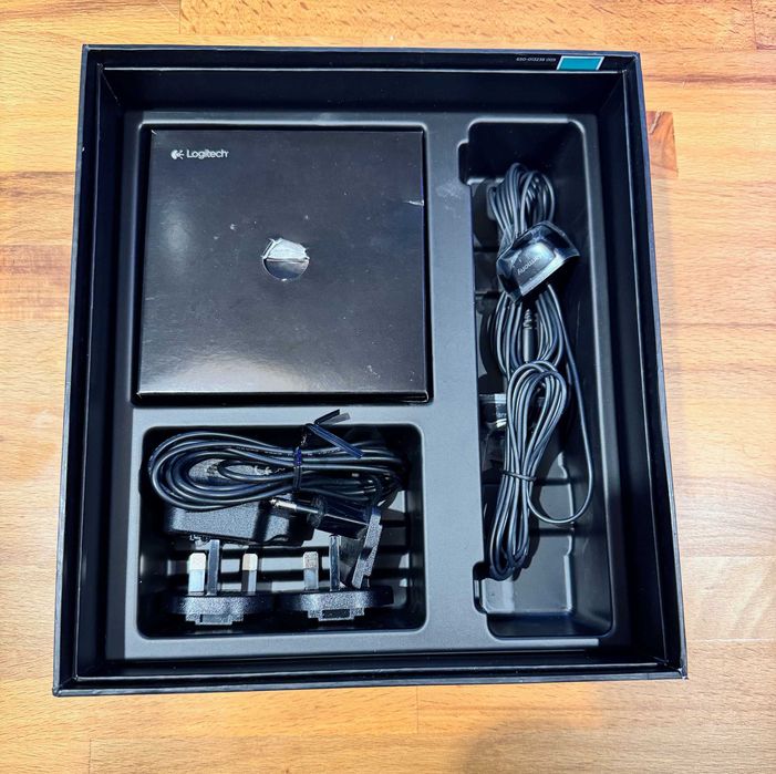 Logitech Harmony Ultimate - Pilot + hub