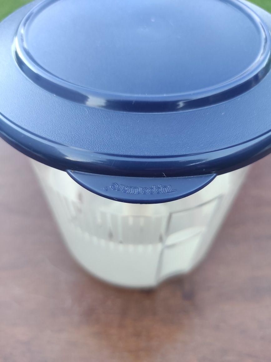 Pojemnik na przystawki Tupperware