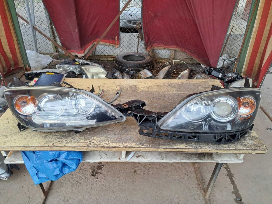 Фари передні  Мазда 3.