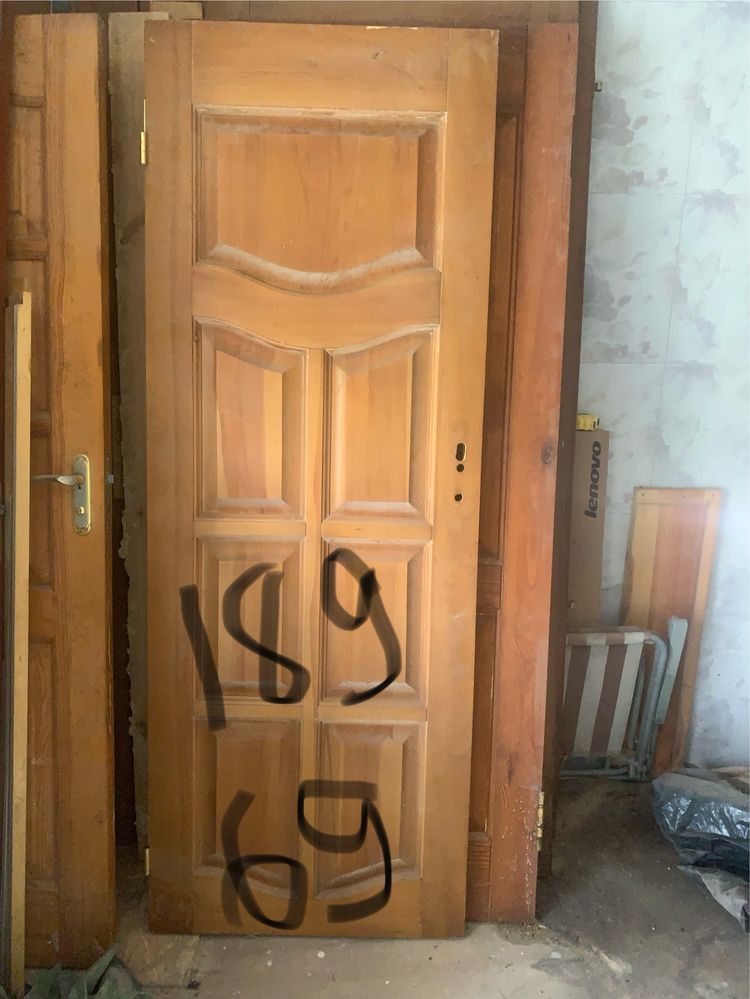 Двері деревʼяні масив
