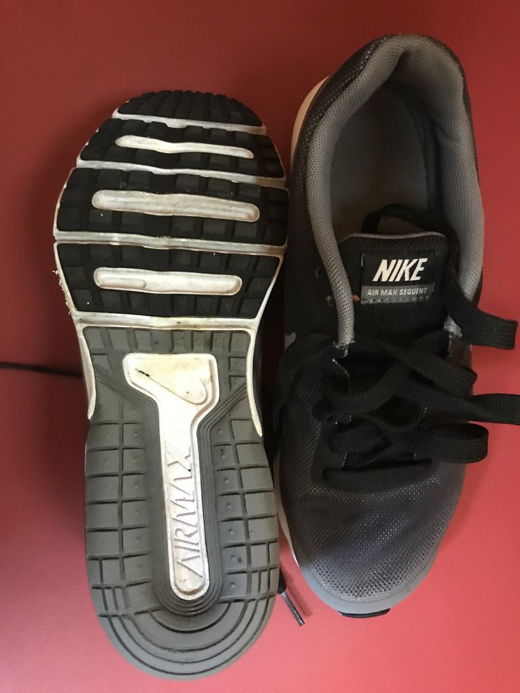 Kросівки Nike Air Max Sequent в розмірі 38