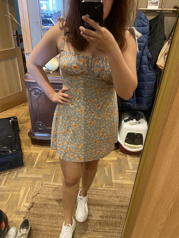 Sukienka w kwiaty