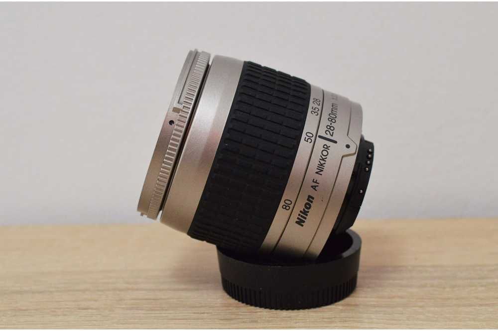 Nikon Nikkor AF 28-80 mm f 3.3-5.6 G - Повнокадровий - Гарний стан