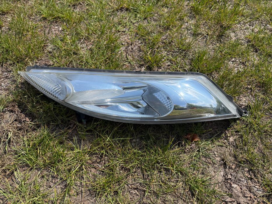 Lampa przednia kierunkowskaz kierunek  Nissan JUKE prawa EU cały