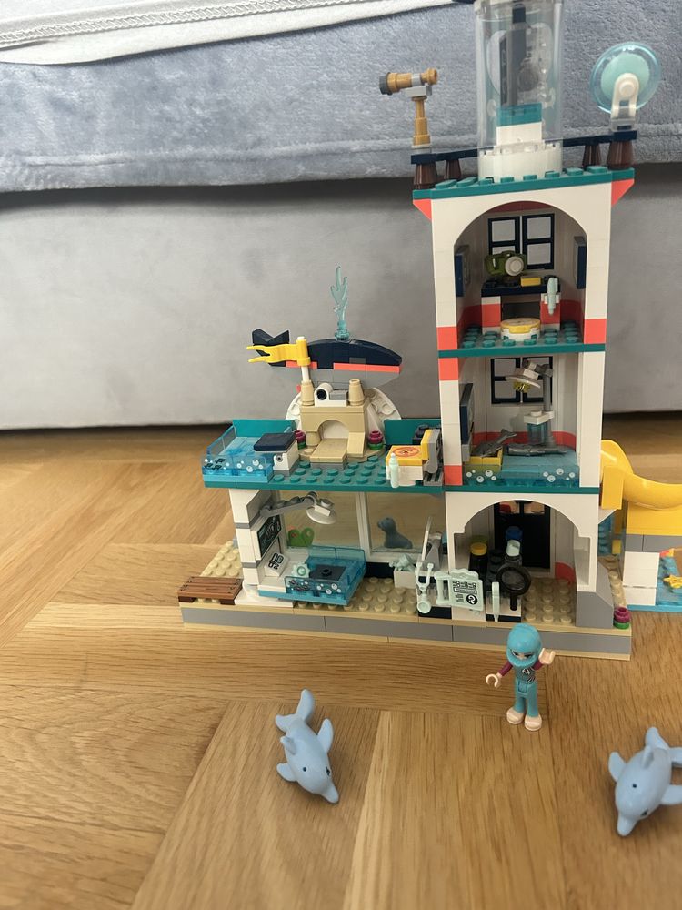 Lego Friends 41380 - Centrum ratunkowe w latarni morskiej