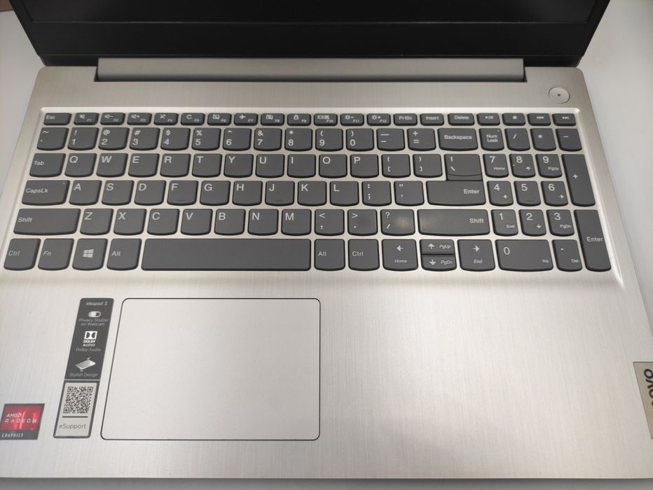 Na Lewara Laptop Lenovo Ideapad 3