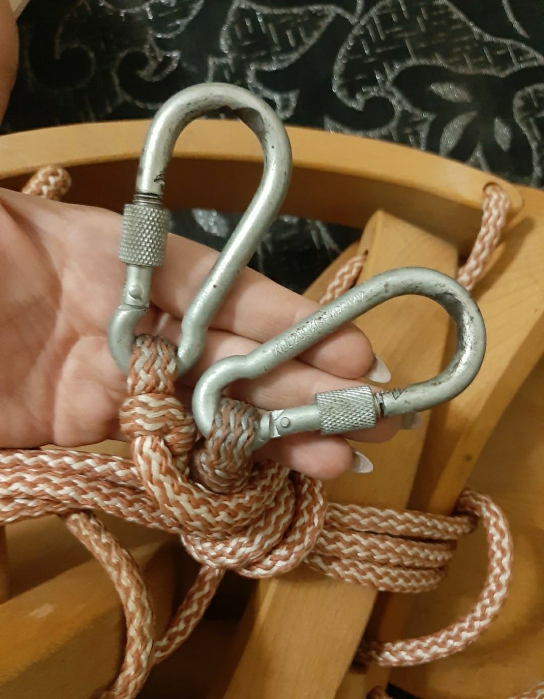 Подвесная качель
