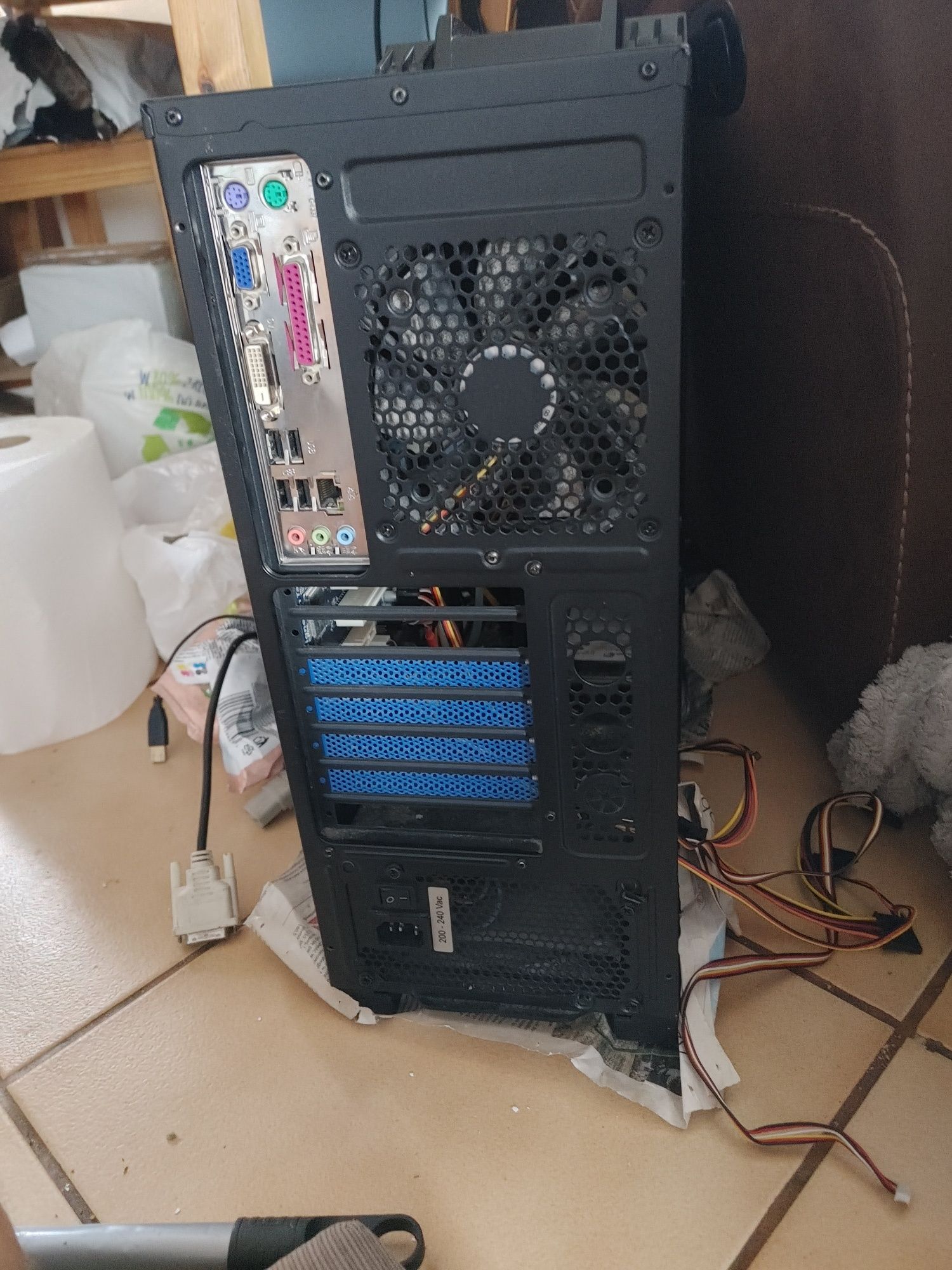 Komputer intel Core i5 obudowa Aerocool 3 wiatraki 12cm. 500gb nagrywa