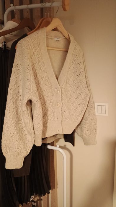 Damski sweter Reserved