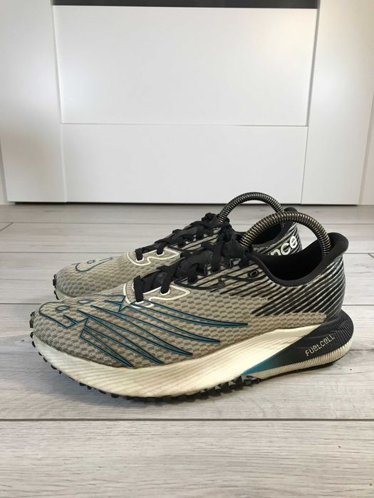 Buty do biegania New Balance Fuelcell RC Elite v2 rozm. 42,5