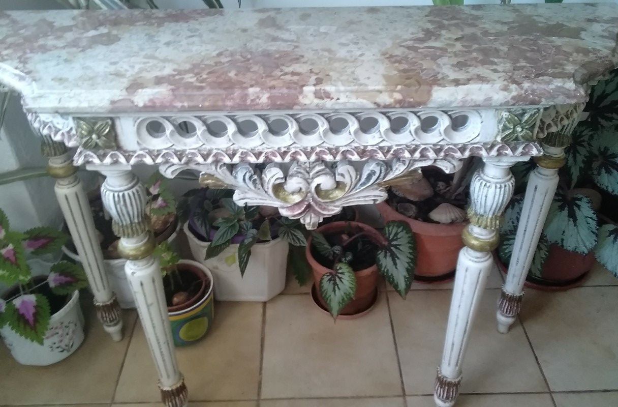 Credência em pedra mármore