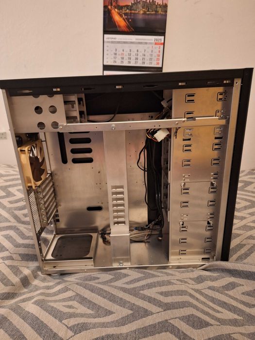 Obudowa Lian Li PC-A77 ALU BIG TOWER + dodatki