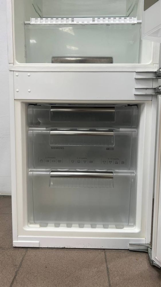 Холодильник вбудований  Siemens KI38SA50