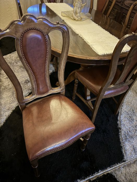 6 Cadeira e mesa como novo