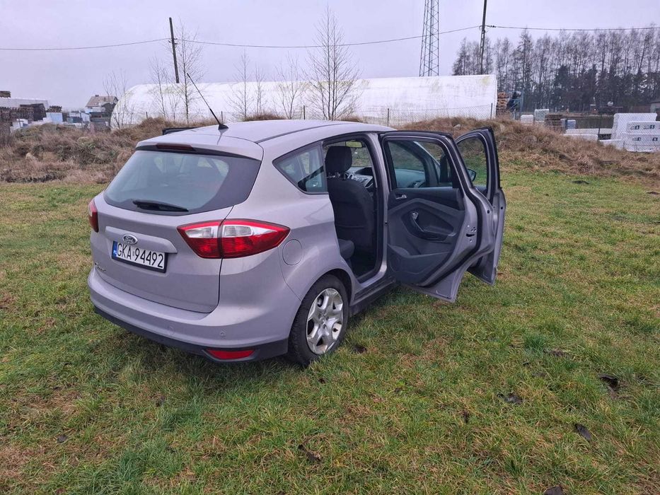 samochód osobowy Ford C-MAX