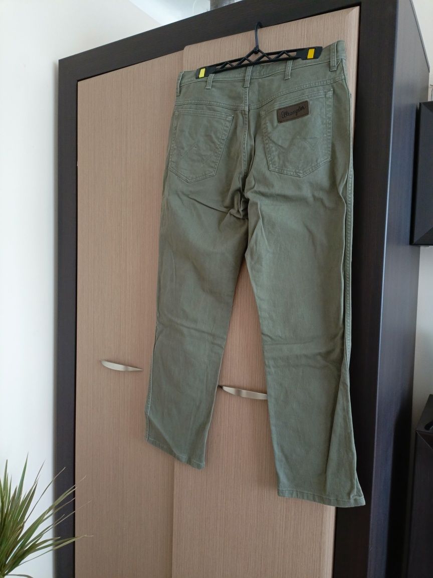 Męskie spodnie Wrangler Brushed Texas (zielone, W34 L30) - stan idealn