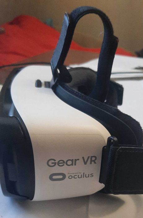 Окуляри віртуальної реальності Samsung Gear VR (Powered by Oculus)