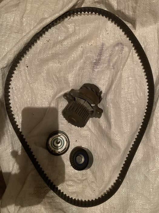 Помпа, ГРМ ваз 2170( пріора) все робоче LUZAR
