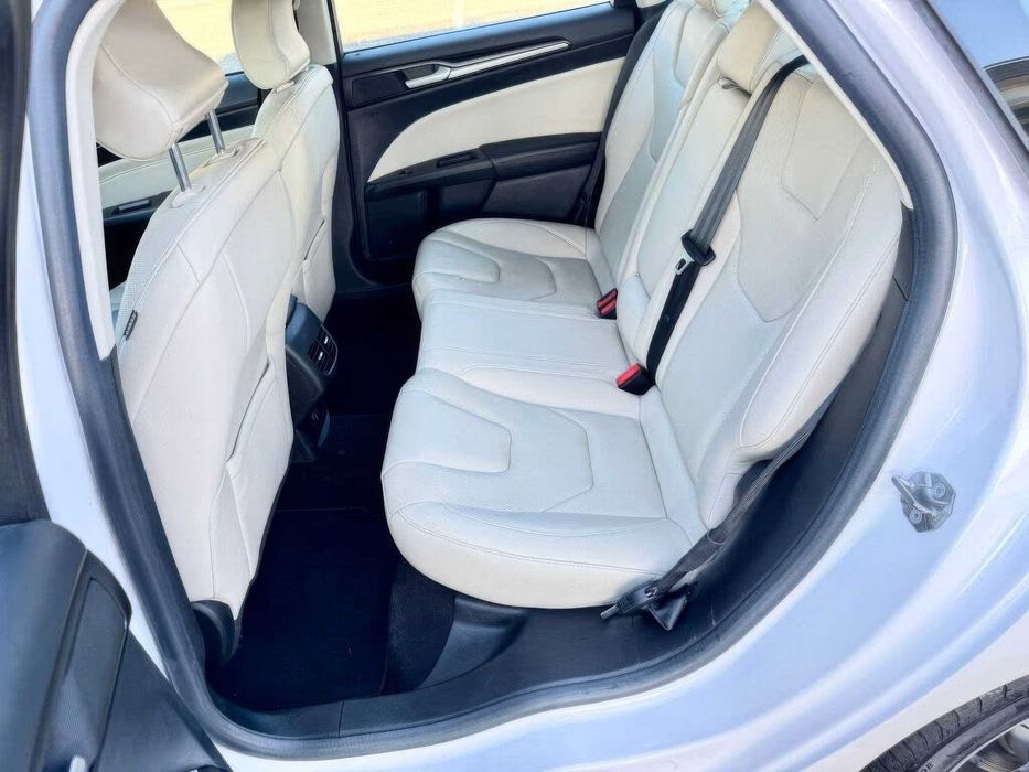 Ford Fusion Titanium      2017