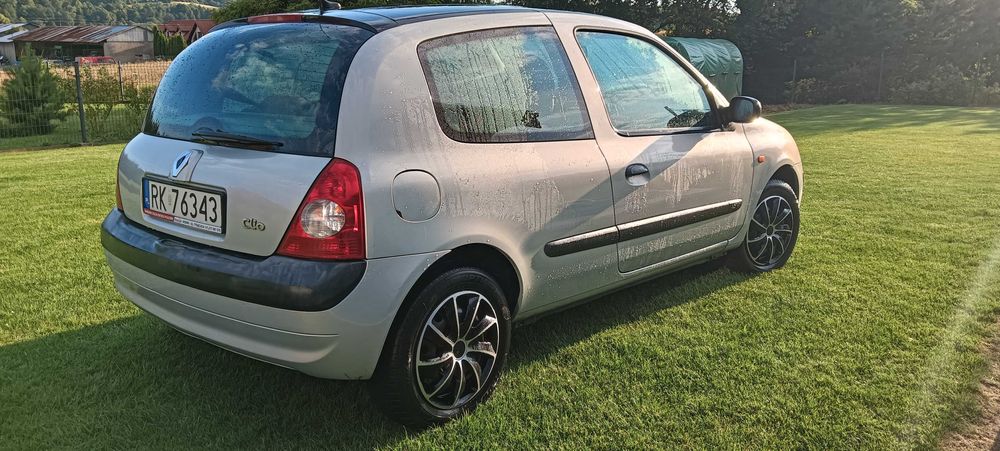 Renault Clio II 1.2 16V 75