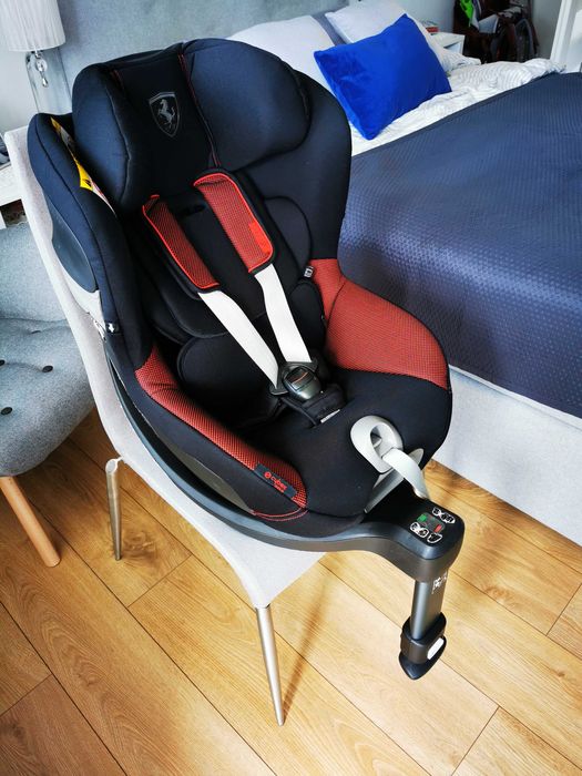 Sprzedam fotelik obrotowy Cybex Sirona S i-Size Scuderia Ferrari.