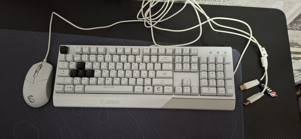 Ігрова клавіатура MSI Vigor GK30 White та Миша ігрова MSI Clutch GM11