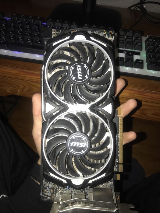 Продам відеокарту Radeon RX 570 ARMOR 4 G