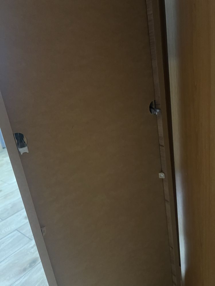 Szafka łazienkowa z pojemnikiem na pranie