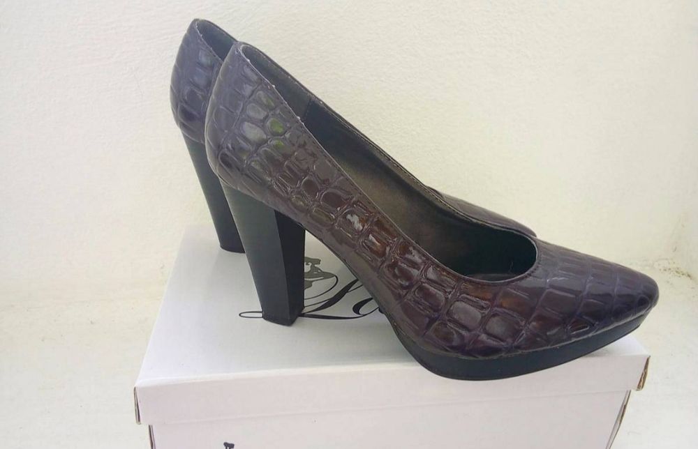 Sapatos marca Seaside , tamanho 37