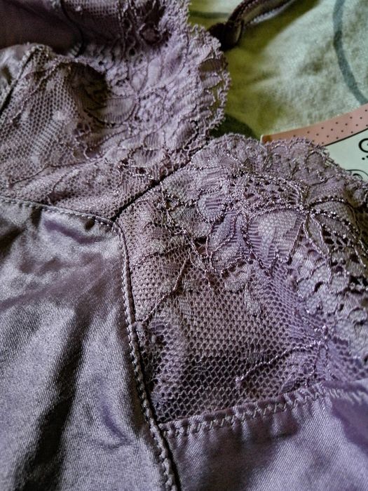 ESOTIQ top koszulka bluzeczka z koronką, Nowa z metką. Xs S