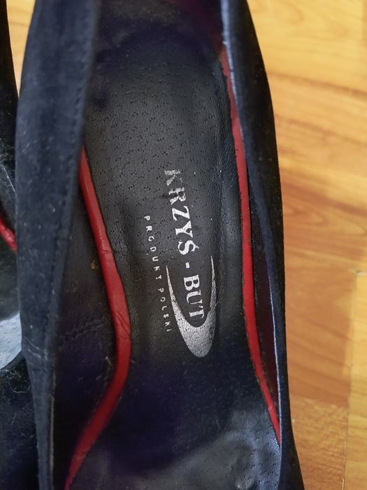 Продам лабутени розмір 36 ходила пару раз