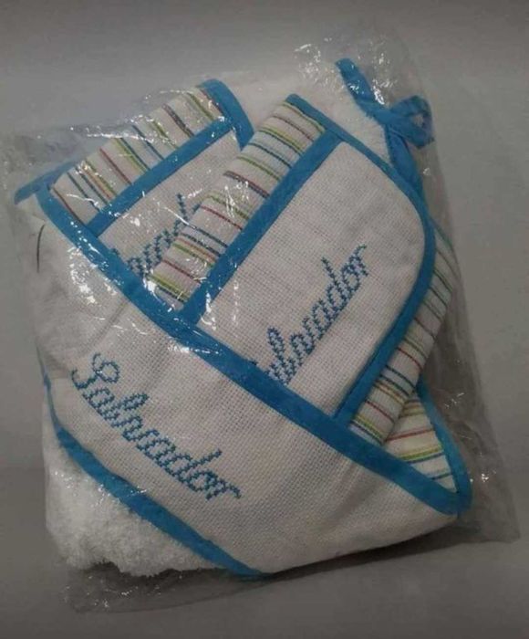 *Conjunto de Banho/ Bebé*
Personalizado com o nome:
     * Salvador*
