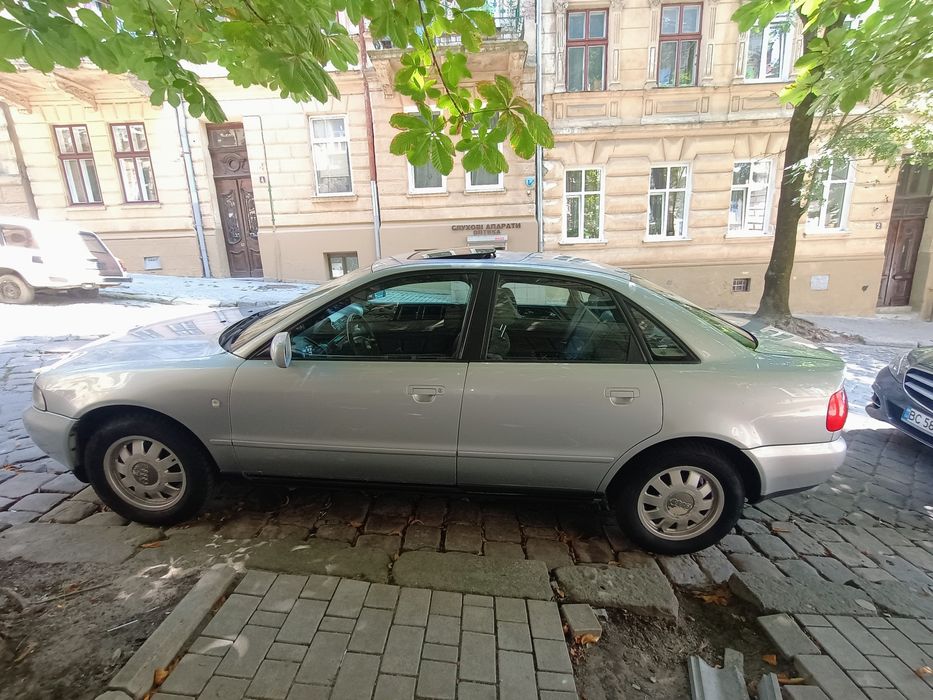 Ауді А4 седан 1,6