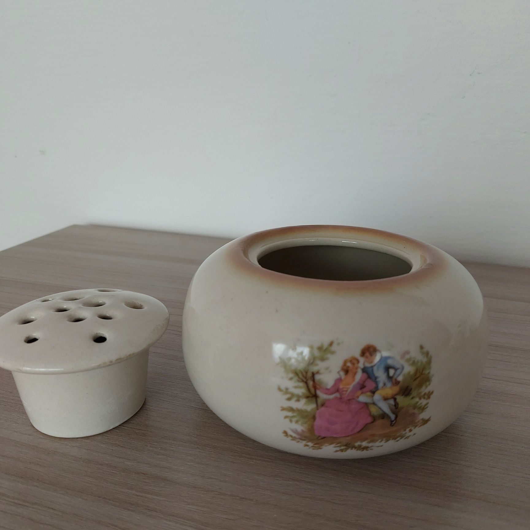 Porcelitowa ikebana z Chodzieży