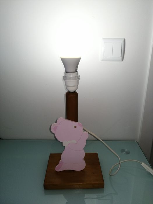 Candeeiro para criança - mesinha de cabeceira