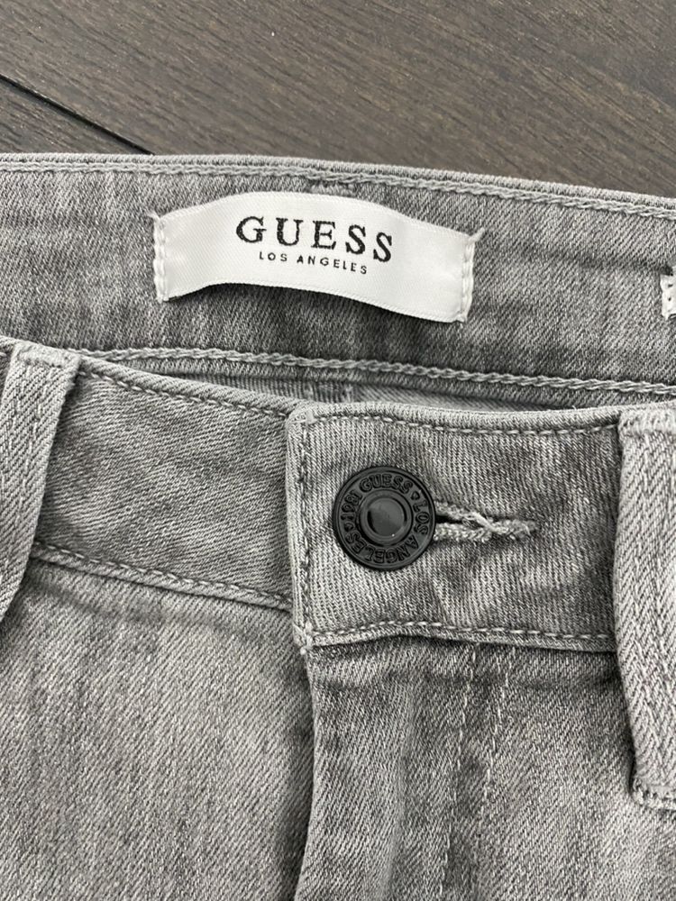 Джинсы Guess