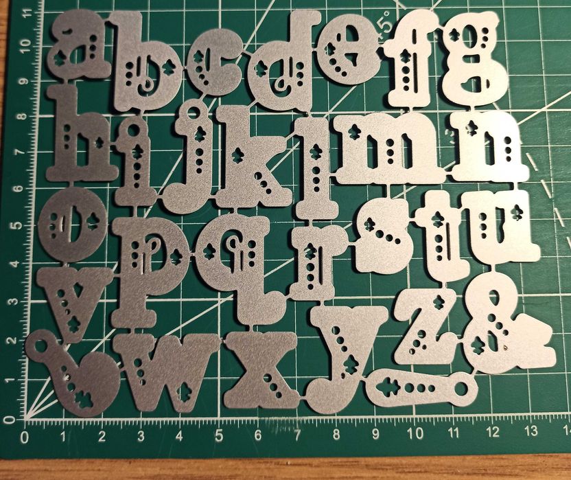 elegancki alfabet - wykrojnik