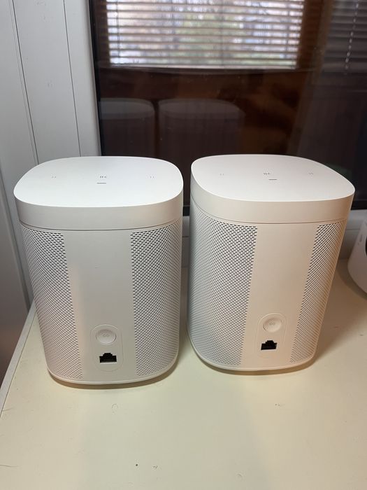 Акустична система Sonos One SL з підставками Conecto (2 шт білі) нові